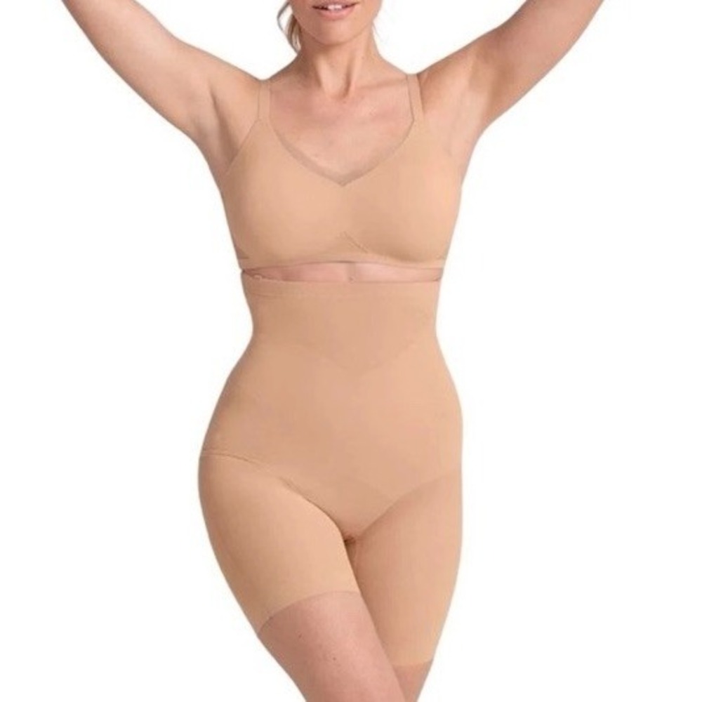 HoneyLove Superpower Nude Beige Short Shape Wear Woman's Size Large‎ RN: 156214